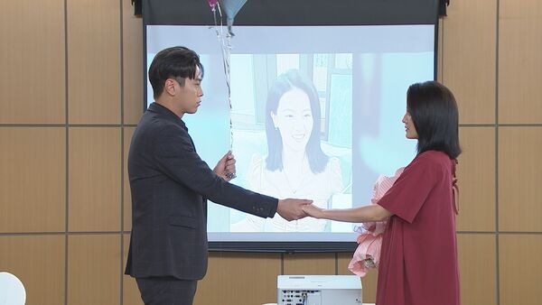 ▲顏曉筠《好運來》演到失控,狂自賞巴掌。(圖/民視提供)