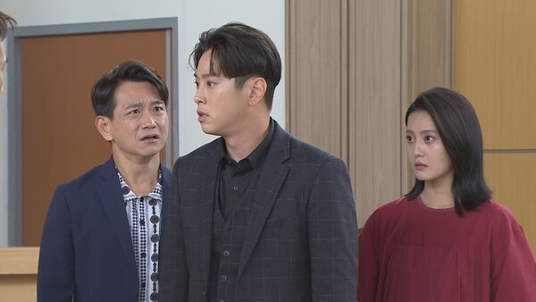 ▲顏曉筠《好運來》演到失控,狂自賞巴掌。(圖/民視提供)