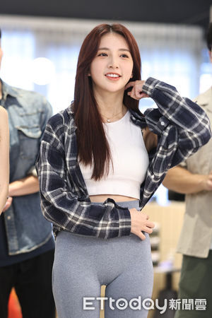 ▲樂天女孩DORA出席品牌活動。(圖/記者林敬旻攝)