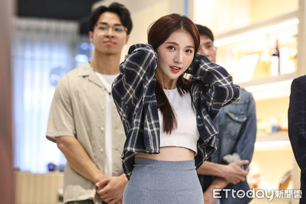 ▲樂天女孩DORA出席品牌活動。(圖/記者林敬旻攝)