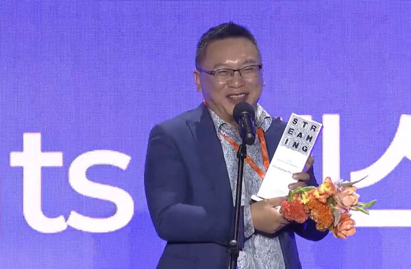 ▲《The Outlaw Doctor 化外之醫》代表台灣於全球OTT大獎獲最佳亞洲內容獎。(圖/公視、中華電信、瀚草文創提供)