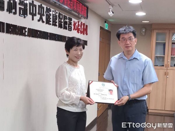 ▲▼北區業務組張溫温組長感謝邱智宏組長及劉耀中主任蒞臨授課。(圖/健保署北區業務組提供)