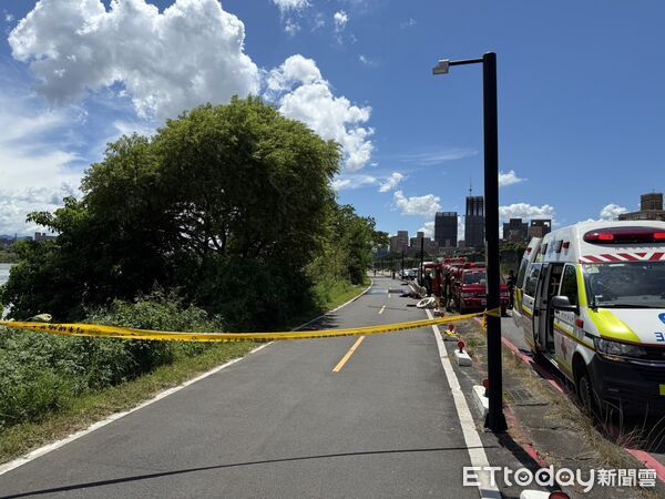 ▲新北市新莊區大漢橋墩驚見浮屍,部分骨骼缺失身分難辨。(圖/記者陳以昇翻攝,下同)