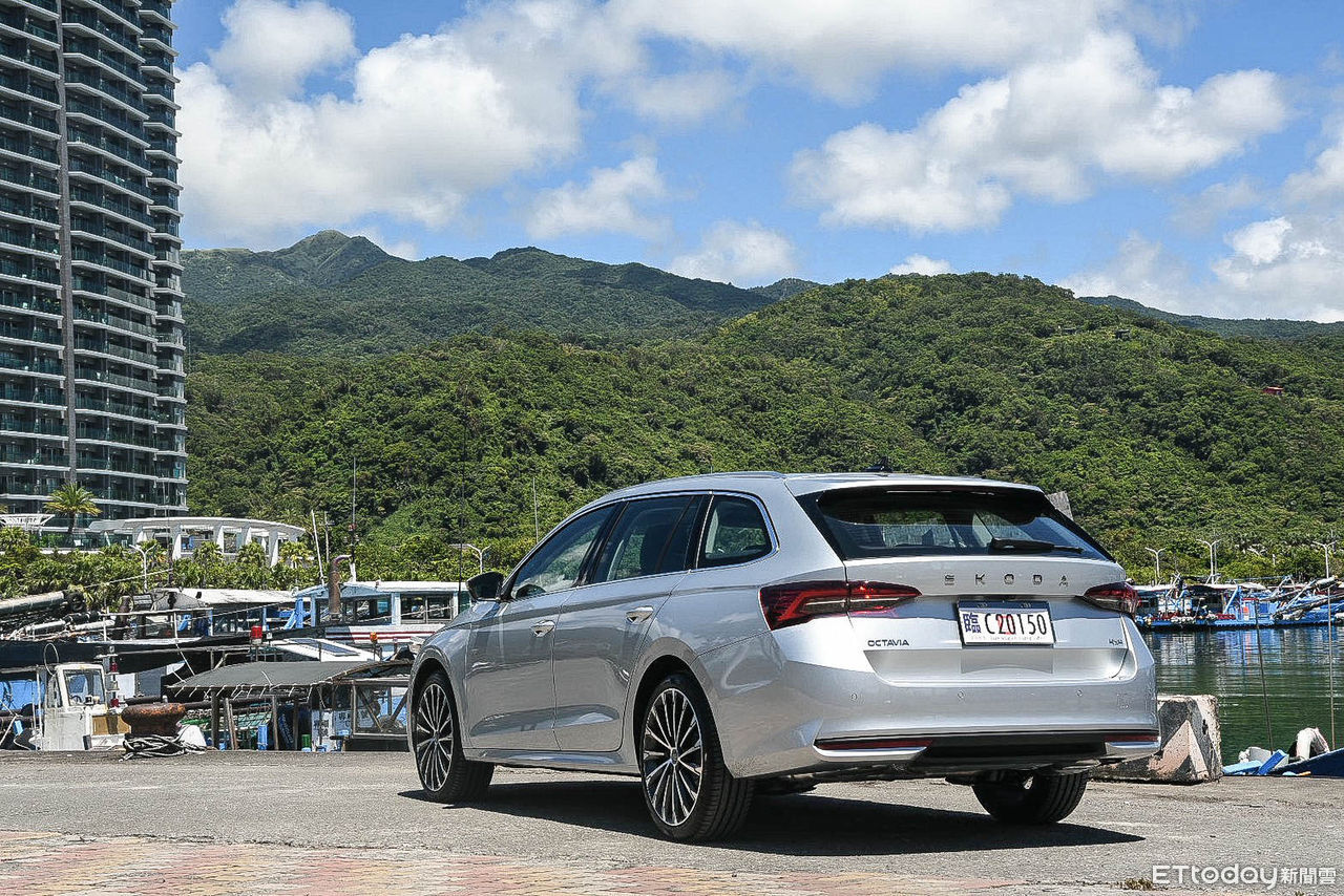 ▲Octavia Combi 4x4四驅更穩,展現比前驅RS截然不同的個性。(圖/記者徐煜展攝)