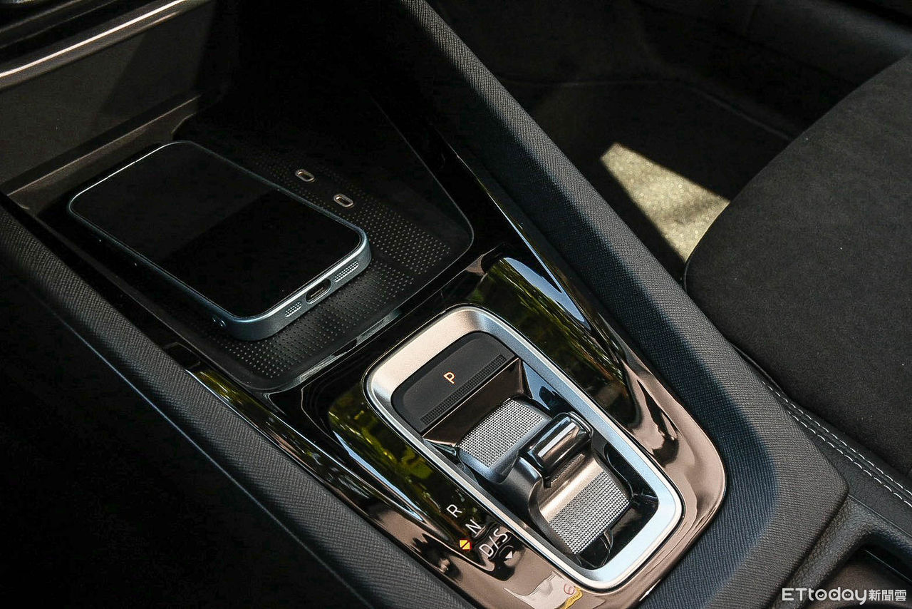 ▲Octavia Combi 4x4四驅更穩,展現比前驅RS截然不同的個性。(圖/記者徐煜展攝)