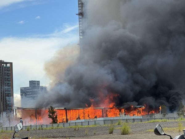 ▲▼ 龜山接待中心燒了 。(圖/讀者提供)