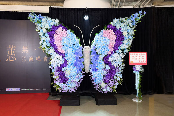 ▲▼ 費玉清送給江蕙的花禮,每三天就「換裝」一次。(圖/寬宏藝術提供)