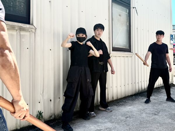 ▲王瞳、黃文星在《好運來》激烈打戲中並肩作戰。(圖/民視提供)