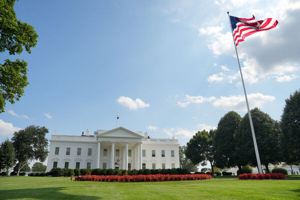 ▲▼ 美國白宮,美國國旗。(圖/路透)