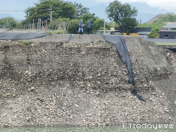 ▲▼美濃亂埋 。(圖/記者陳宏瑞翻攝)