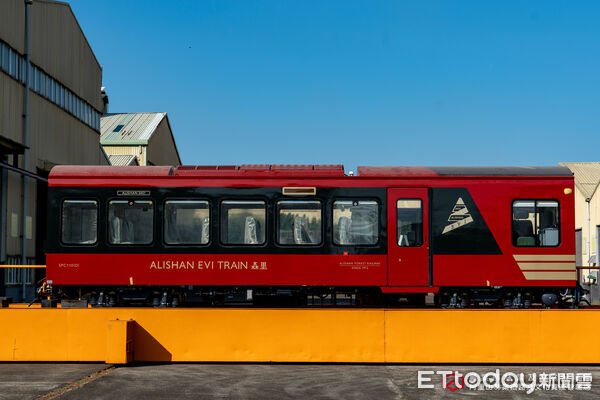 ▲▼ 阿里山林鐵高階款列車「森里號」曝光 115年投入營運 。(圖/阿里山林鐵及文資處提供)