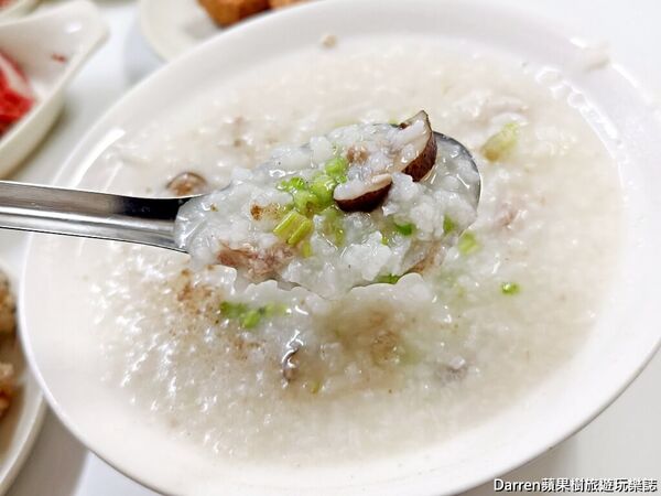 ▲▼半邊圓米粉湯香菇肉粥。(圖/部落客Darren蘋果樹旅遊玩樂誌授權提供)