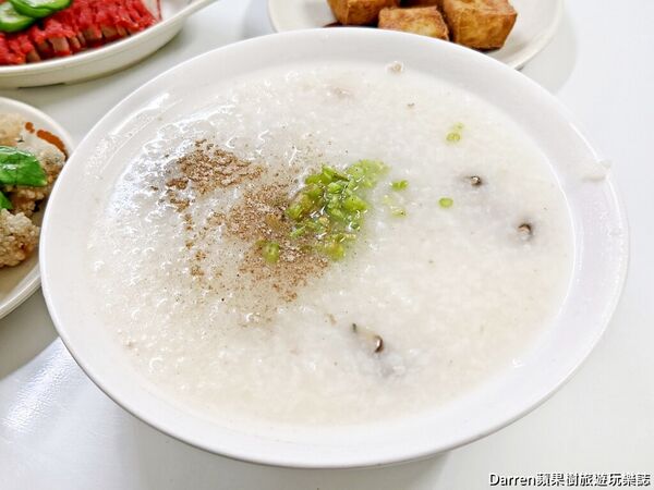 ▲▼半邊圓米粉湯香菇肉粥。(圖/部落客Darren蘋果樹旅遊玩樂誌授權提供)