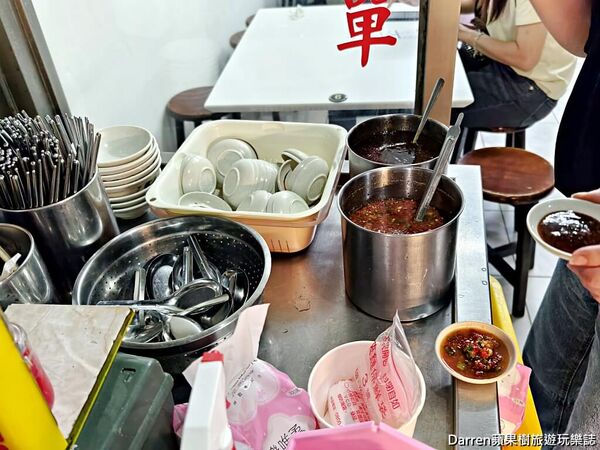 ▲▼半邊圓米粉湯香菇肉粥。(圖/部落客Darren蘋果樹旅遊玩樂誌授權提供)