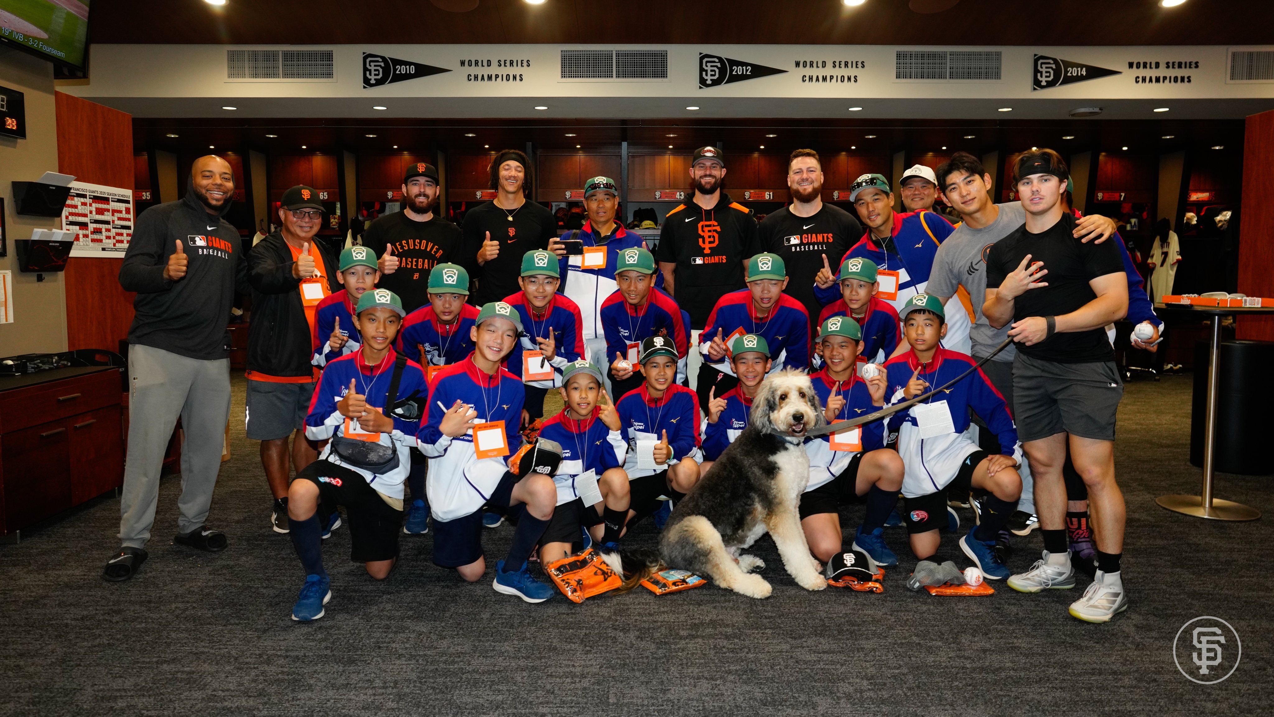 ▲東園國小到訪巨人主場。(圖/截自舊金山巨人X)