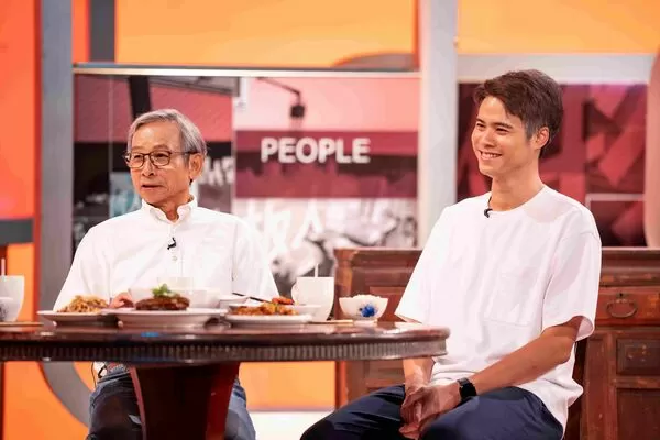 ▲吳念真(左)與愛兒吳定謙 。(圖/TVBS)