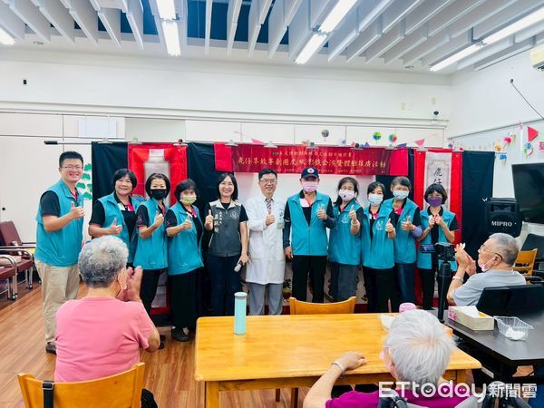 ▲▼ 皮影戲走進照護場域 鹿草文化志工行動延續文化生命力 。(圖/鹿草鄉公所提供)