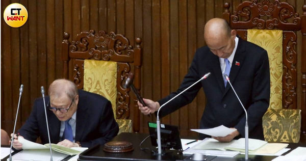 立法院今(29)日三讀通過「攬才專法」修正案。(圖/趙世勳攝)