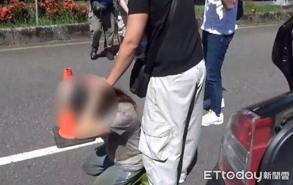 ▲警方三地同步收網,前後包抄圍堵並逮捕山老鼠。(圖/桃園警分局提供、下同)