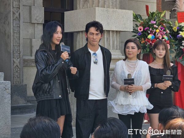 ▲庭庭(右起)王彩樺、溫昇豪與隋棠出席記者會。(圖/記者葉文正攝)