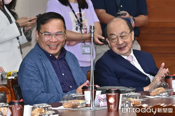 ▲▼民進黨黨團總召柯建銘、立委王義川等人皆出席中國國民黨立法院黨團第11屆第4會期黨團幹部就職典禮。(圖/記者李毓康攝)