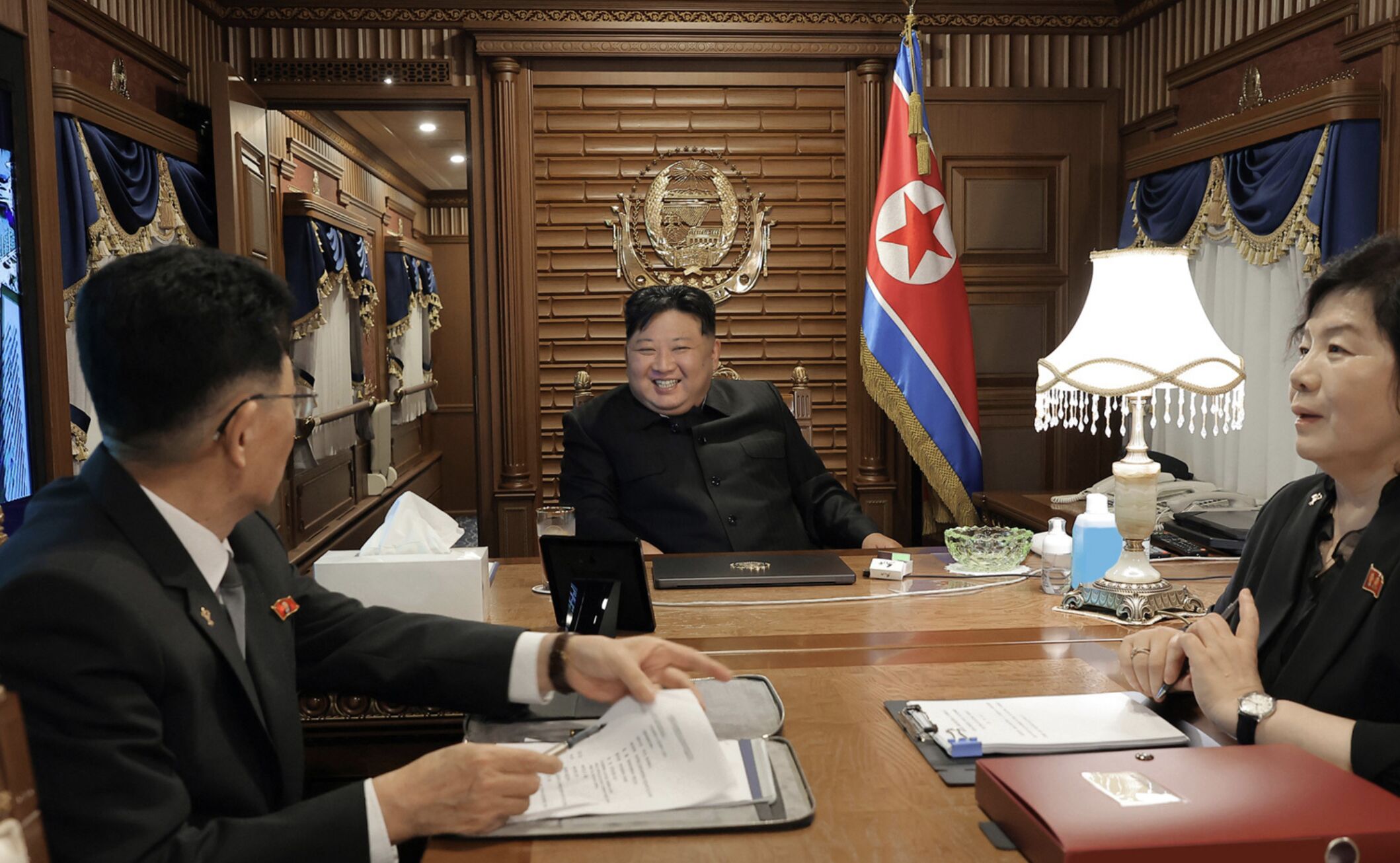 ▲金正恩啟程赴北京參加閱兵。(圖/翻攝朝中社,下同)