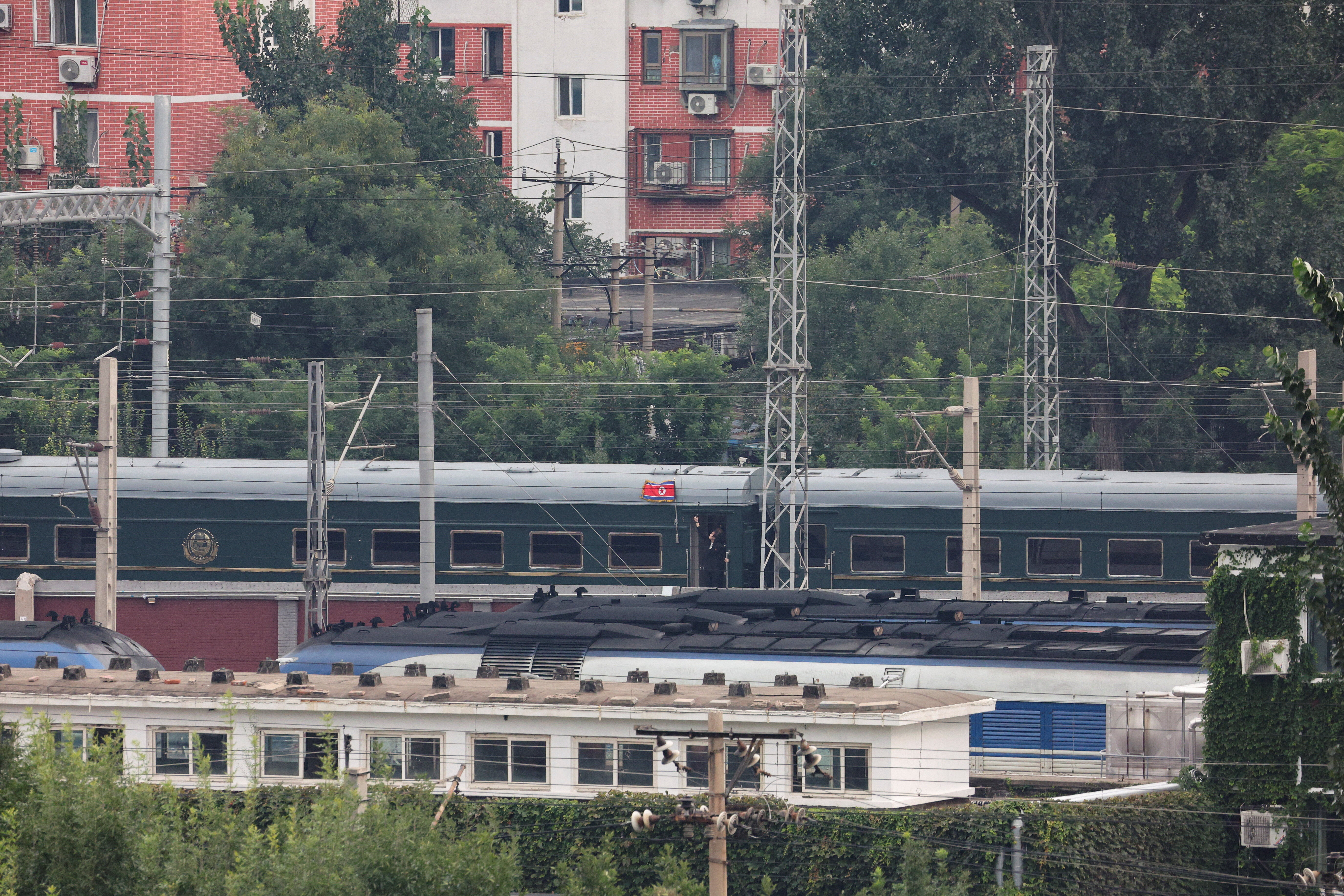 ▲▼ 據信載著金正恩的綠皮火車抵達北京。(圖/路透)