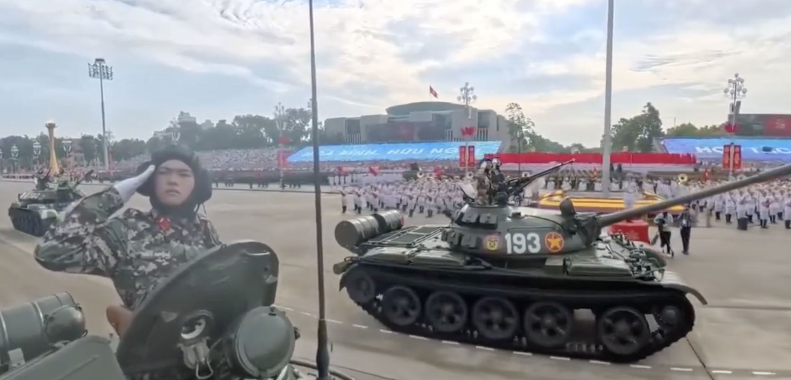 ▲越南「九二閱兵」。(圖/翻攝微博)