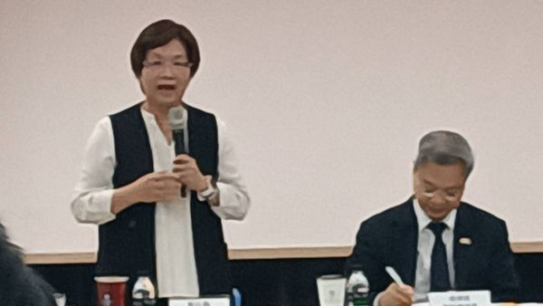 ▲經濟部長龔明鑫到彰化與水五金業者座談,縣長王惠美等人陪同。(圖/記者唐詠絮攝)