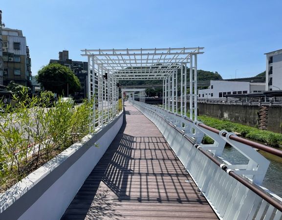 ▲新北大窠坑溪工程獲獎 生態物種重返溪濱。(圖/記者郭世賢翻攝)