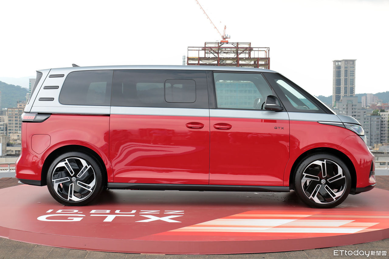 ▲269.8萬起!福斯「最強7人座電動MPV」登台 售價比德國還便宜。(圖/記者張慶輝攝)