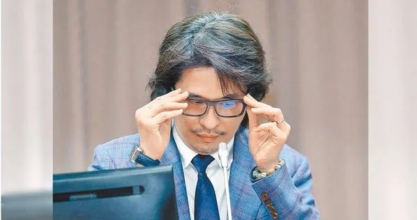 教育部政務次長葉丙成涉性平洩密,性平會日前宣布其「未違反性平法」,引發長期遭濫訴的基層教師強烈不滿。(圖/報系資料照)