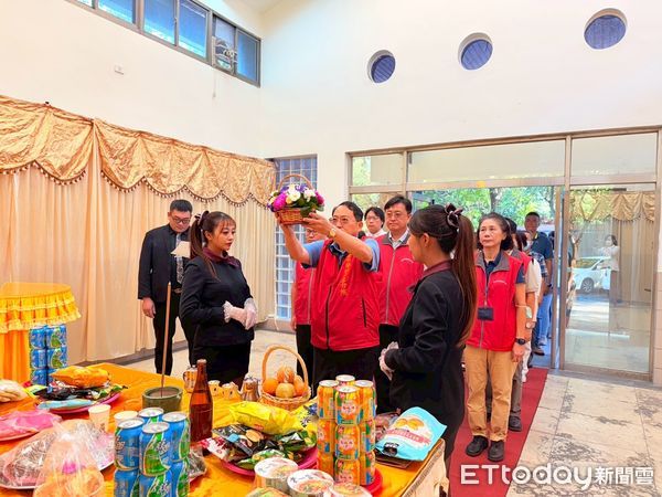 ▲▼中榮埔里分院舉辦中元祭悼典禮。(圖/台中榮總埔里分院提供)