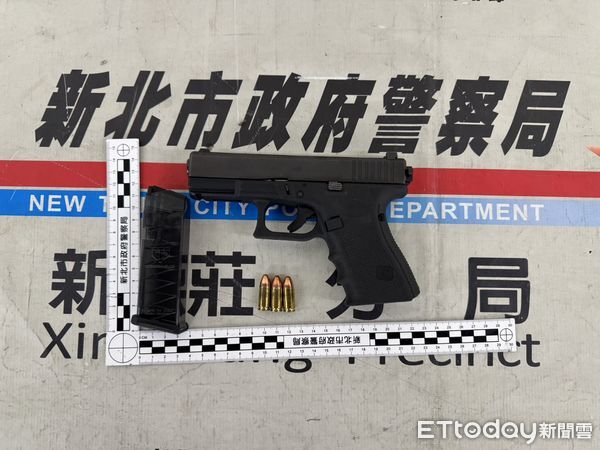 ▲▼鍾姓男子被判刑在KTV喝醉,朝天花板開槍發洩,警方現場找到的彈殼,KTV天花板有2個彈孔,警方循線逮捕鍾男並起獲手槍一把 。(圖/記者陳以昇翻攝)