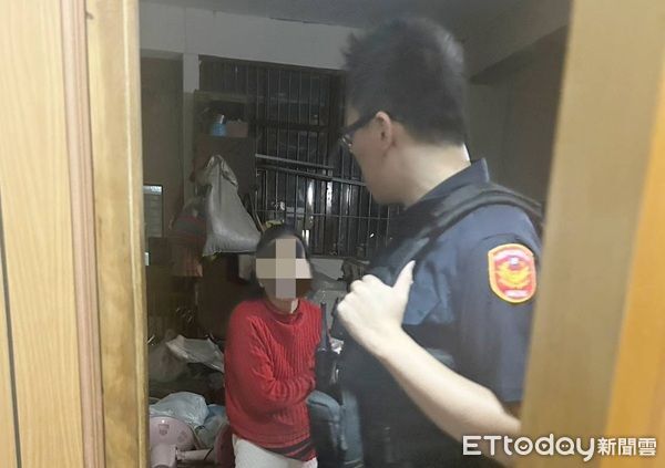 ▲桃園失智婦竟連丈夫都認不出,報請協助將「陌生人」抓走。(圖/大園警分局提供)