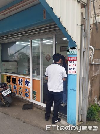 ▲▼ 嘉縣喬裝測試購菸1成3業者違法賣菸,檳榔攤違規率最高 。(圖/嘉義縣政府提供)