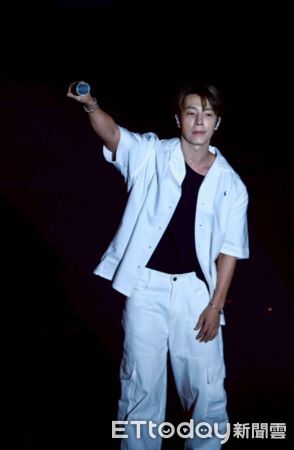 ▲▼SJ D&E開口了!大巨蛋2場完售 銀赫承認「努力討論」:等我們一下。(圖/讀者提供)