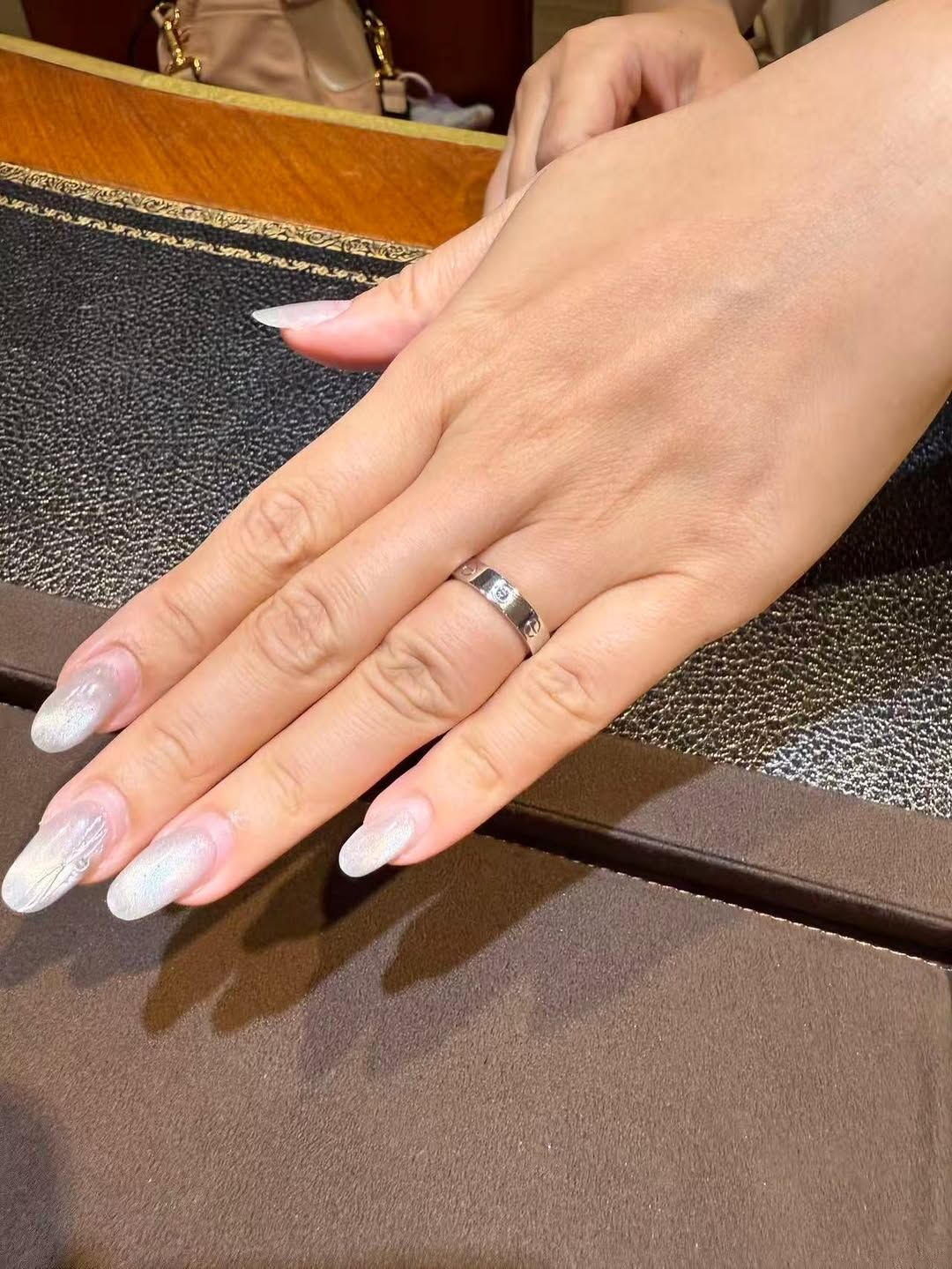 ▲▼前主播黃馨儀喝醉1舉動「手指腫成豬頭」。(圖/翻攝自Instagram/cindy1020)