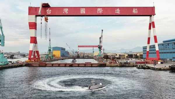 ▲台船自主研發的無人船「奮進魔鬼魚」號。(圖/台船提供)