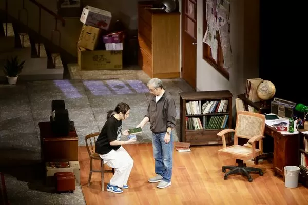 ▲▼吳念真演完1幕就消失⋯掀家庭風暴!綠光劇團將「兩層樓住宅」搬上舞台。(圖/張靜之攝影/綠光劇團提供)