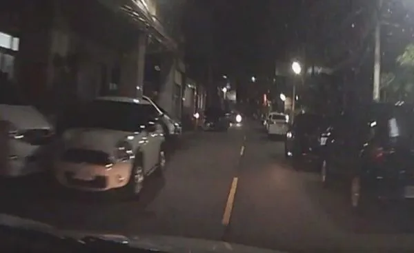 ▲彰化市民族路某巷弄成停車場。(圖/民眾提供)