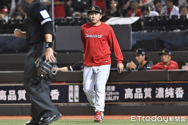 ▲▼中職味全龍總教練葉君璋。(圖/記者李毓康攝)