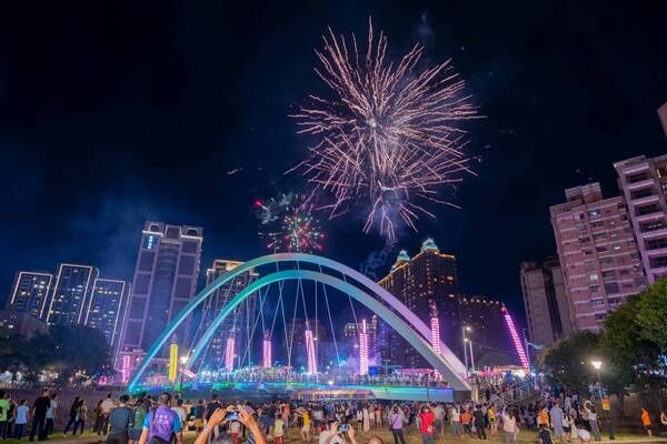 ▲桃園景福宮慶讚中元,水燈排遶境超吸睛