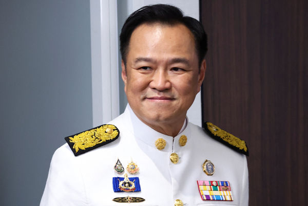 ▲▼ 泰國自豪黨黨魁阿努廷(Anutin Charnvirakul,中文名:陳錫堯)正式接獲泰王御准出任新總理。(圖/路透)