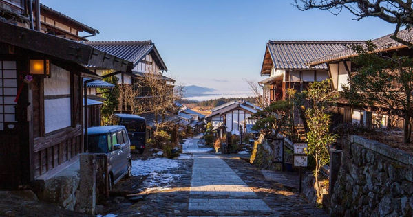 川田夫妻以1,100萬日圓購下長野山區的90年古民家,憧憬退休後的田園生活,未料後悔了。(示意圖/Pixabay)