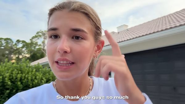 凱伊用心準備生日禮物給好友。(翻攝Kai Trump YouTube頻道)