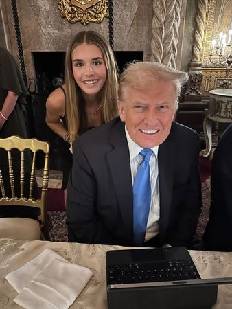 凱伊跟爺爺川普,祖孫感情很好。(翻攝kaitrumpgolfer IG)