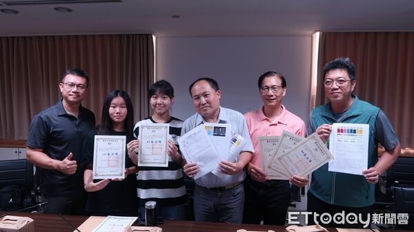 ▲台南南新國中團隊勇奪類科學競賽教案基礎組特優,學生展現跨域實作力。(記者林東良翻攝,下同)
