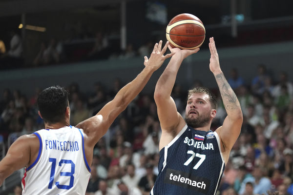 ▲唐西奇帶著腿傷砍下42分,率隊勇闖歐錦賽8強。(圖/達志影像/美聯社)