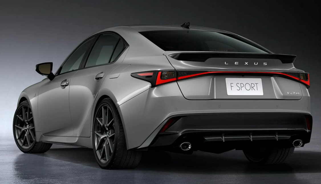 ▲LEXUS IS靠著第三度改款續命!續戰豪華後驅房車市場。(圖/翻攝自LEXUS)